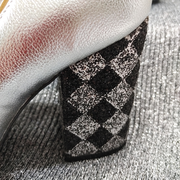 NWT KATY PERRY SILVER & BLACK HEELS - Picture 2 of 9